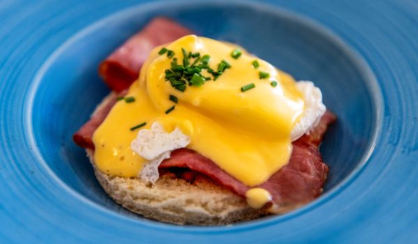 brunch in alvor with access to the heated outdoor pool in the algarve