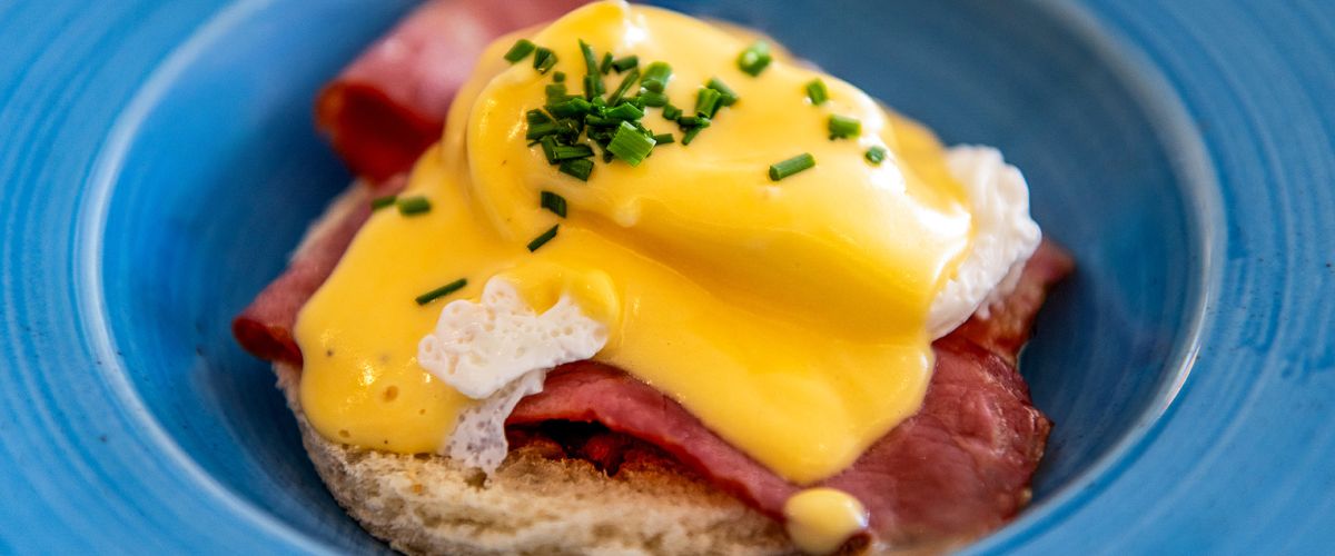 brunch in alvor with access to the heated outdoor pool in the algarve