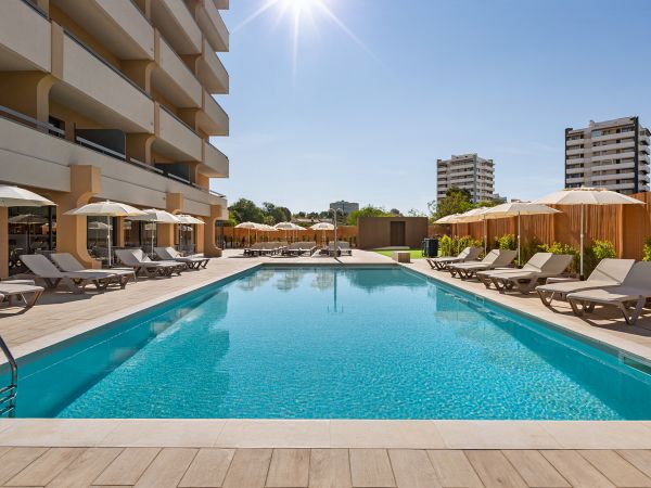 heated outdoor pool in Alvor