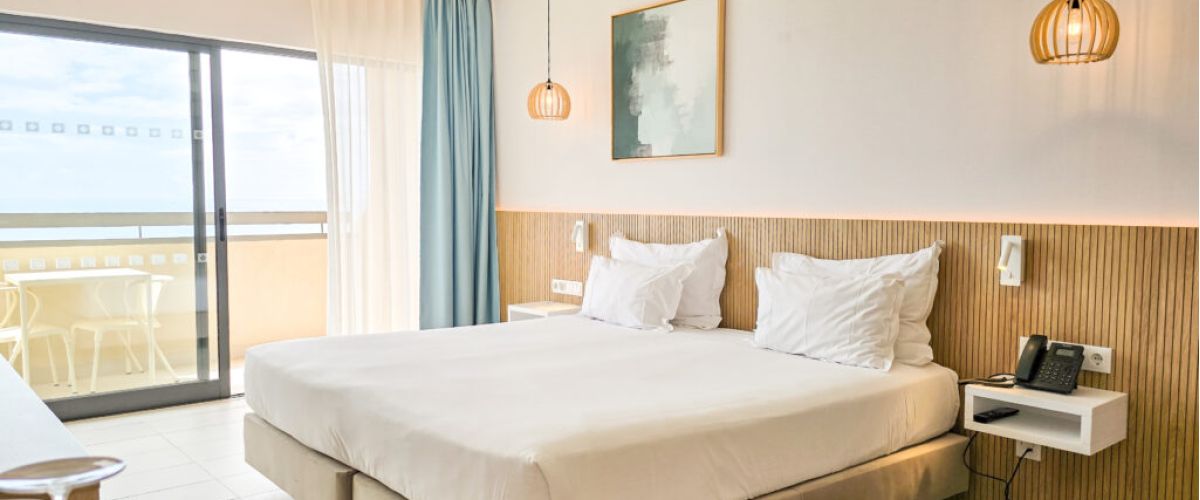 quarto do hotel Wyndham Residences Alvor Beach
