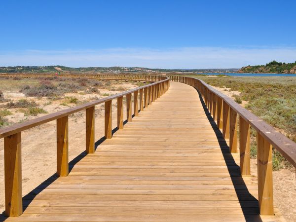 Ria de Alvor walkways 