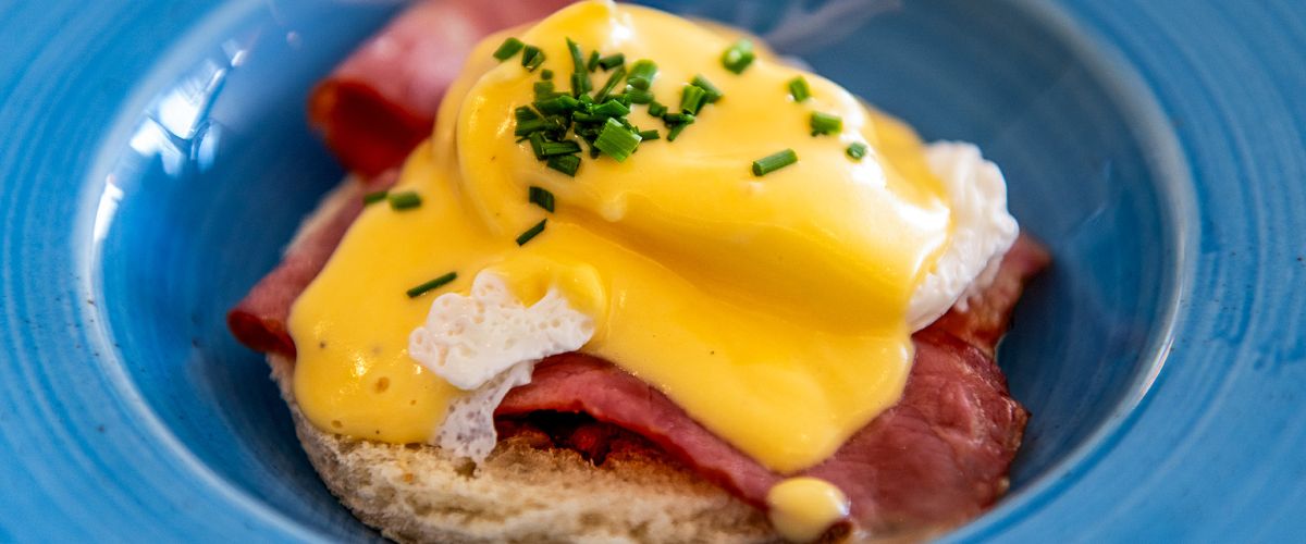 brunch in alvor with access to the heated outdoor pool in the algarve