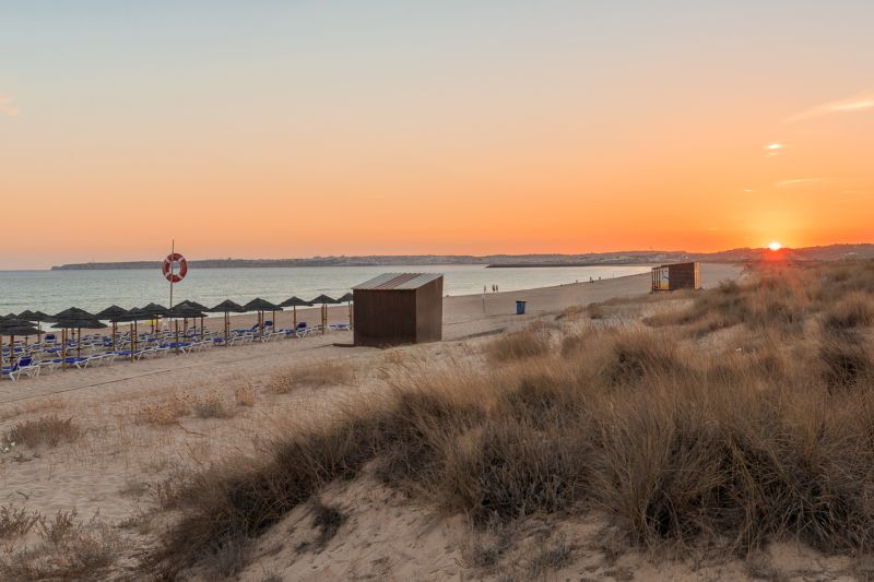 best beaches in alvor