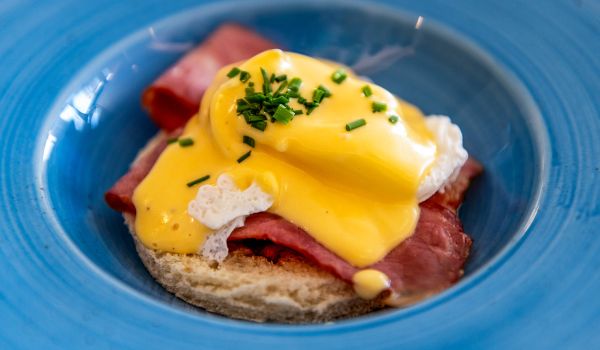 brunch in alvor with access to the heated outdoor pool in the algarve